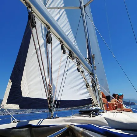Apartamento Sailing On A Private Acht Bavaria 44 With Captan *