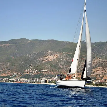 Sailing On A Private Acht Bavaria 44 With Captan Apartamento *